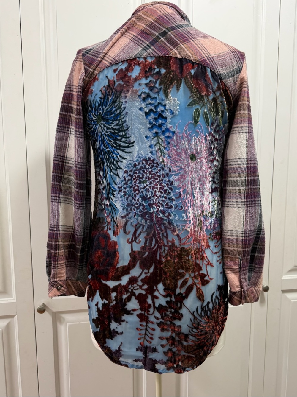 Gorgeous Mixed-Media Floral Plaid Button-Up